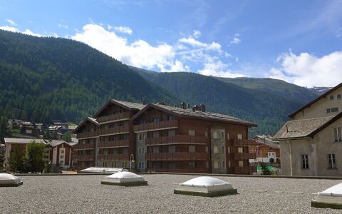 Viktoria B: Montagnes Relief, Montagne, Village De Montagne, Chaîne De Montagnes, Propriété, Ville, Maison, Alpes, Toit, Montagnes