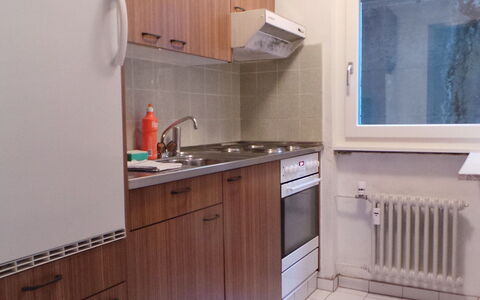 Kondor: Propriété, Pièce, Cabinetry, Meubles, Cuisine, Maison, Sol, Immobilier, Bâtiment, Design Intérieur