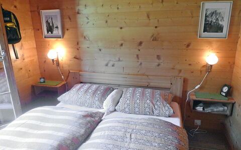 Allegra: Chambre, Lit, Pièce, Meubles, Propriété, Mur, Cadre De Lit, Drap De Lit, Literie, Sol