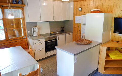 Allegra: Comptoir, Pièce, Cuisine, Cabinetry, Propriété, Meubles, Principaux Appliance, Bâtiment, Cuisinière, Réfrigérateur