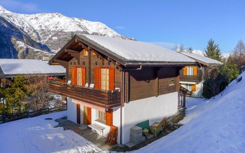 Allegra: Ciel, Neige, Bâtiment, Propriété, Montagne, Plante, Fenêtre, Arbre, Maison, Pente