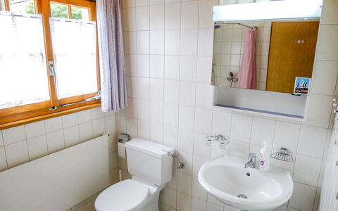 Allegra: Miroir, Robinet, Luminaire Plomberie, Lavabo, Évier, Propriété, Violet, Salle De Bains, Fenêtre, Design Intérieur