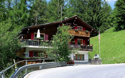 Lärchenheim: Propriété, Maison, Domicile, Immobilier, Bâtiment, Arbre, Chalet, Architecture, Vacances, Paysage