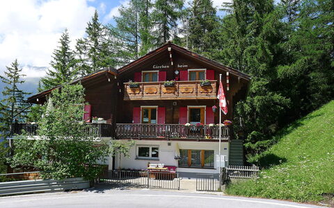 Lärchenheim: Plante, Bâtiment, Nuage, Ciel, Fenêtre, Arbre, Maison, Chalet, Bois, Paysage