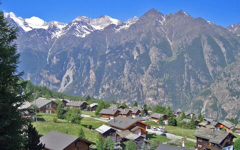 Gentiana (Utoring): Ciel, Montagne, Bâtiment, Paysage Naturel, Montagnes, Végétation, Arbre, Biome, Montagnes Relief, Maison