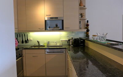 Victoria B 23 290.9: Cabinetry, Comptoir, Robinet, Evier, Meubles, Évier, Cuisinière, Appareil De Cuisine, Cuisine, Bois