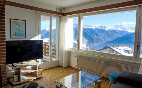 Crans-Montana 780: Meubles, Pièce, Appartement, Chaîne De Montagnes, Plafond, Chaise, Alpes, Salon, Crête, Daylighting