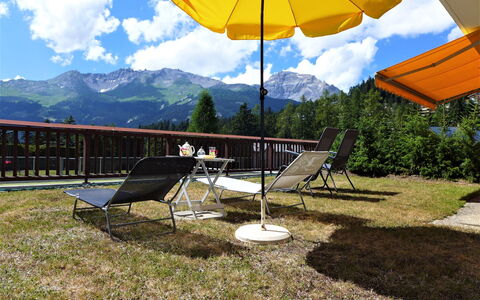 Valdor a 42 Sud: L'Eau, Jour, Ciel, Bâtiment, Bleu Azur, Piscine, Loisir, Rectangle, Composite, Design Urbain