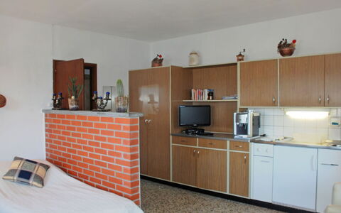San Nazzaro 5: Pièce, Propriété, Meubles, Cuisine, Bâtiment, Cabinetry, Maison, Sol, Design Intérieur, Immobilier