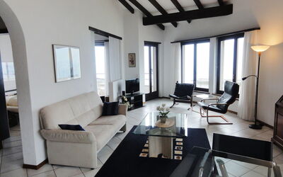 Residenza Miralago Apt. C25 100.44: Salon, Pièce, Propriété, Design Intérieur, Bâtiment, Plafond, Meubles, Maison, Sol, Grenier