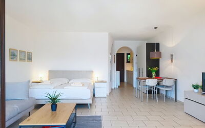 Residenza Miralago Apt. A6 100.20: Meubles, Design Intérieur, Sol, Sol, Canapé, Plafond, Table, Éclairage, Salon