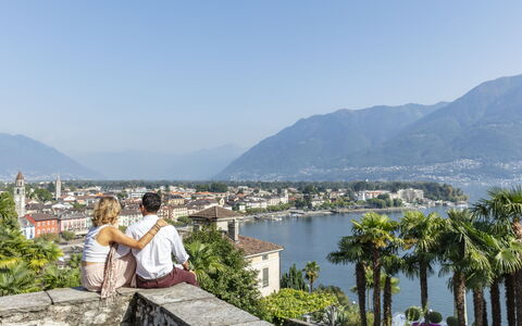 Tazzino: Ciel, L'Eau, Montagne, Bâtiment, Bleu Azur, Arbre, Plante, Paysage, Loisir