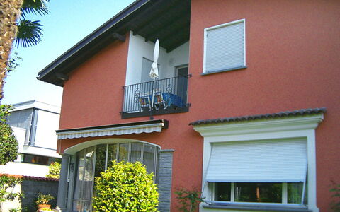 Tre G Og: Propriété, Maison, Domicile, Bâtiment, Jaune, Immobilier, Façade, Fenêtre, Quartier, Architecture