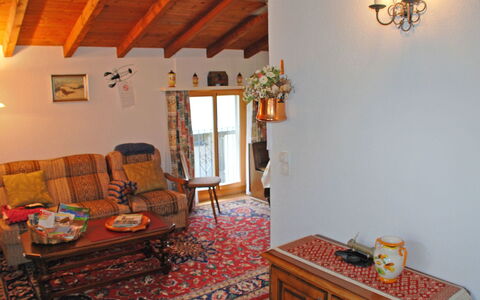Tre G Og: Pièce, Propriété, Meubles, Design Intérieur, Bâtiment, Maison, Salon, Plafond, Immobilier, Table
