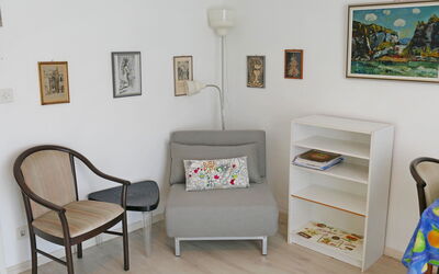 Residenza Corallo 100.1: Pièce, Meubles, Design Intérieur, Table, Étagère, Sol, Chaise, Salon, Maison, Bâtiment