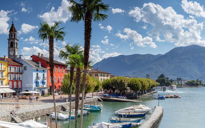 Ascona 100: L'Eau, Nuage, Ciel, Jour, Propriété, Bateau, Bâtiment, Montagne, Bleu Azur, Plante