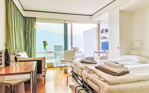 Ascona 300: Meubles, Design Intérieur, Sol, Plafond, Lit, Pièce, Appartement, Chambre, Confort, Chaise