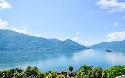 Ascona 300