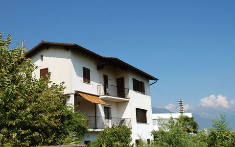 Stellina del Sole: Maison, Propriété, Zone Résidentielle, Domicile, Bâtiment, Immobilier, Architecture, Toit, Ciel, Façade