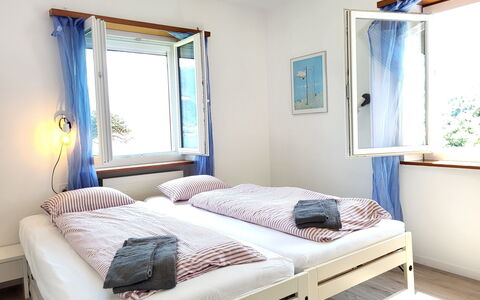 Stellina del Sole: Lit, Meubles, Chambre, Design Intérieur, Drap De Lit, Literie, Bois, Sol, Linge, Sol