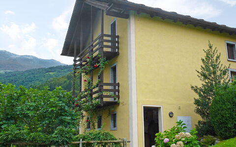 Nelly: Propriété, Maison, Bâtiment, Chalet, Immobilier, Architecture, Façade, Domicile, Zone Rurale, Arbre