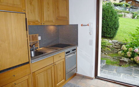Nelly: Propriété, Pièce, Cuisine, Comptoir, Cabinetry, Meubles, Tuile, Maison, Immobilier, Bâtiment