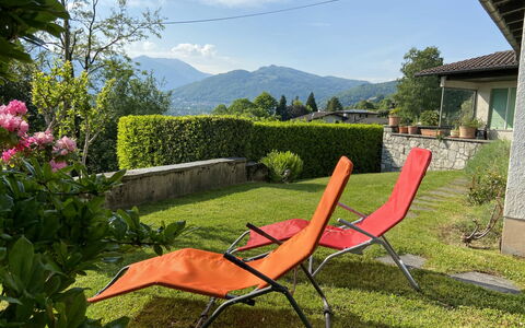Carlo Cityview Lugano: Plante, Ciel, Nuage, Meubles, Communauté Des Plantes, Fleur, Chaise, La Nature, Feuille, Mobilier De Jardin
