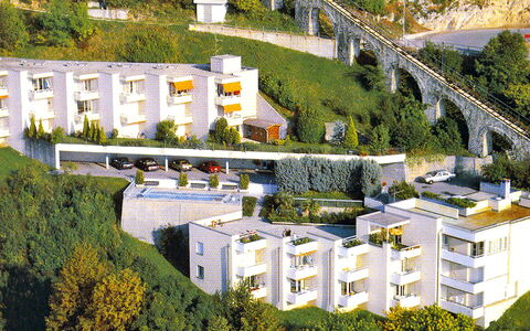 Aldesago 102: Plante, Bâtiment, Propriété, Design Urbain, Arbre, Fenêtre, Herbe, Biome, Paysage Naturel, Zone Résidentielle