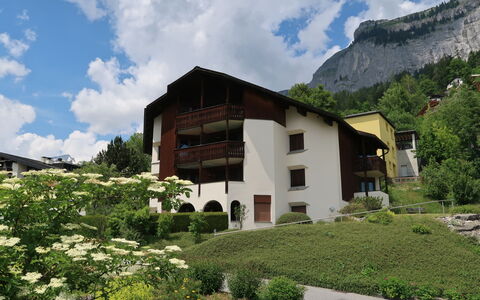 Flims 200: Bâtiment, Jour, Appartement, Ville, Zone Résidentielle, Quartier, Condominium, Design Urbain, Usage Mixte
