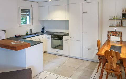 Flims 200: Cabinetry, Propriété, Comptoir, Meubles, Evier, Évier, Appareil De Cuisine, Cuisinière, Cuisine, Chaise