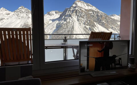 Arosa 100: Ciel, Montagne, Propriété, Fenêtre, Neige, Bâtiment, Architecture, Ombre, Maison, Bois