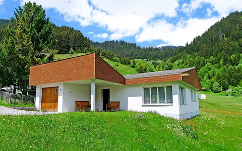 Peisel: Nuage, Plante, Ciel, Bâtiment, Propriété, Fenêtre, Vert, Maison, Paysage Naturel, Arbre