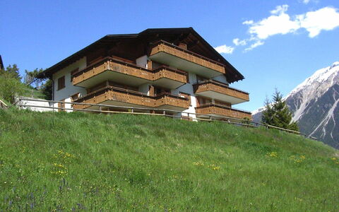 Eva 304: Ciel, Plante, Nuage, Montagne, Bâtiment, Paysage Naturel, Bois, Pente, Arbre, Lot Terre