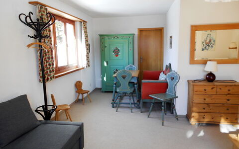 Haus Murena: Pièce, Propriété, Meubles, Bâtiment, Design Intérieur, Maison, Immobilier, Sol, Salon, Plafond