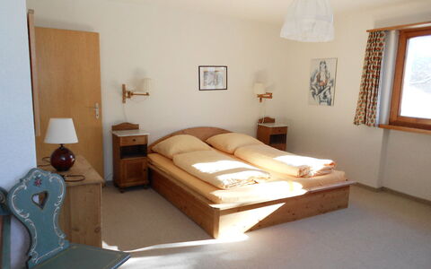 Haus Murena: Pièce, Meubles, Chambre, Propriété, Lit, Drap De Lit, Sol, Cadre De Lit, Design Intérieur, Literie