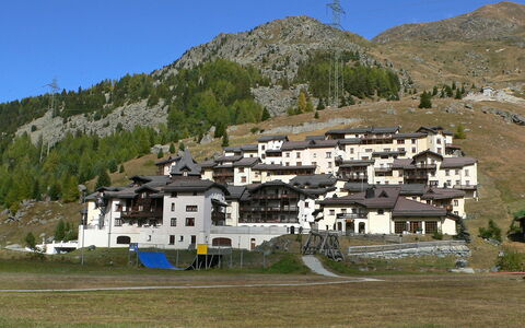 Utoring Plaz 030: Ciel, Montagne, Paysage Naturel, Arbre, Montagnes, Maison, Biome, Plante, Bâtiment, Montagnes Relief