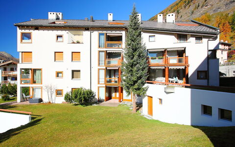 Pontresina 170: Propriété, Bâtiment, Maison, Zone Résidentielle, Domicile, Immobilier, Appartement, Ville, Architecture, Façade