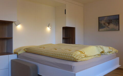 Chesa Munteratsch 311: Lit, Meubles, Matelas, Chambre, Pièce, Cadre De Lit, Propriété, Drap De Lit, Mur, Design Intérieur