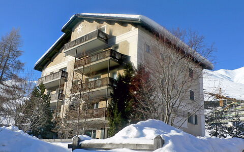 Chesa Clüs 6: Neige, L'Hiver, Propriété, Maison, Gelé, Domicile, Immobilier, Toit, Architecture, Zone Résidentielle