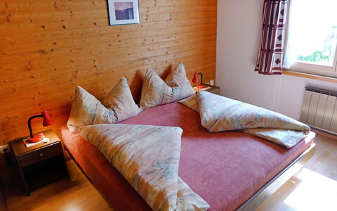 Untertal: Chambre, Lit, Meubles, Pièce, Propriété, Drap De Lit, Cadre De Lit, Literie, Mur, Matelas
