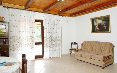 Korčula Vela Luka 800: Pièce, Plafond, Propriété, Meubles, Design Intérieur, Bâtiment, Ventilateur De Plafond, Mur, Sol, Salon