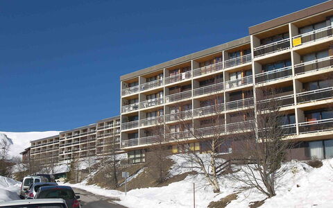 Cote Louve: Propriété, Architecture, Bâtiment, Neige, Zone Résidentielle, Condominium, Usage Mixte, Appartement, L'Hiver, Immobilier