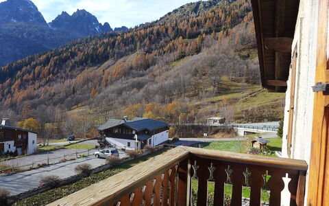 Chalet le Tour: Montagnes Relief, Montagne, Propriété, Ciel, Région Sauvage, Pièce, Maison, Vallée, Domicile, Bâtiment