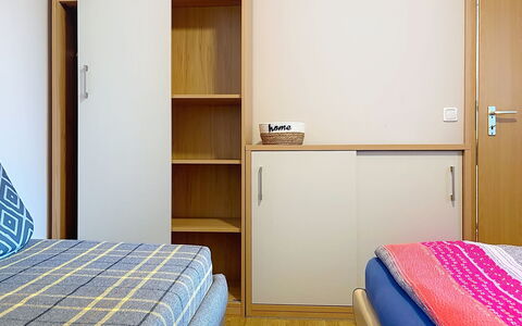 Goetheallee: Meubles, Design Intérieur, Sol, Bois, Sol, Pièce, Chambre, Lit, Textile, Éclairage