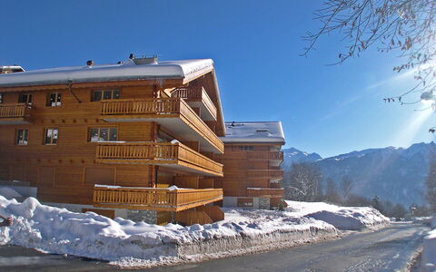 Ovronnaz 700: L'Hiver, Neige, Architecture, Montagne, Gelé, Maison, Ciel, Chaîne De Montagnes, Bâtiment, Station De Ski