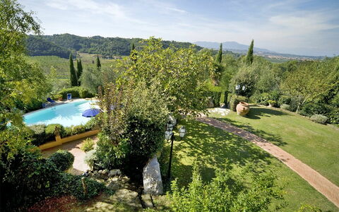 Le Rondini: Propriété, La Nature, Paysage Naturel, Jardin, Végétation, Maison, Arbre, Immobilier, Herbe, Biens