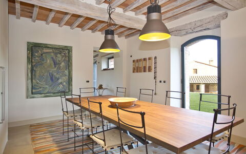 La Maccinaia 14: Pièce, Salle À Manger, Plafond, Meubles, Propriété, Design Intérieur, Bâtiment, Table, Jaune, Sol