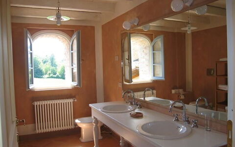 La Cenerara: Pièce, Évier, Propriété, Salle De Bains, Bâtiment, Design Intérieur, Meubles, Sol, Luminaire Plomberie, Maison