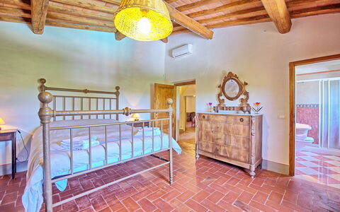 Casa Scopeti: Propriété, Pièce, Plafond, Chambre, Meubles, Immobilier, Bâtiment, Maison, Design Intérieur, Lit