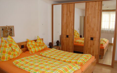 Krechen Alm: Chambre, Lit, Meubles, Drap De Lit, Pièce, Literie, Matelas, Propriété, Cadre De Lit, Sol